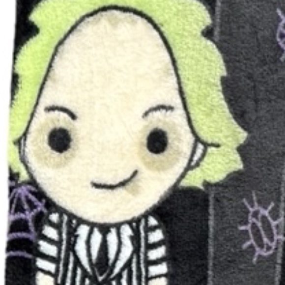 Beetlejuice Lydia Halloween Blanket Throw - Picture 5 of 6
